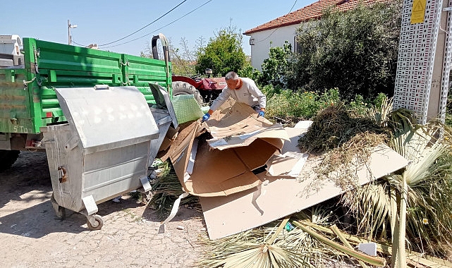 Ayvalık Belediyesi bayram tatilinde 15 bin tona yakın atık topladı – GÜNDEM
