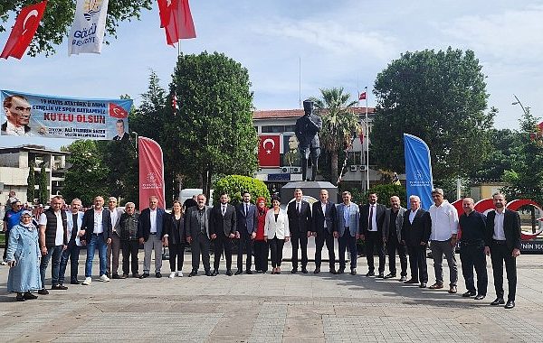 19 Mayıs Atatürk'ü Anma, Gençlik ve Spor Bayramı'nın 105. yıl dönümü Gölcük'te;  törenle kutlandı – GÜNDEM