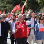 Belediye Başkanı Mehmet Ertaş 1 Mayıs'ta işçilerle yürüdü – GÜNDEM