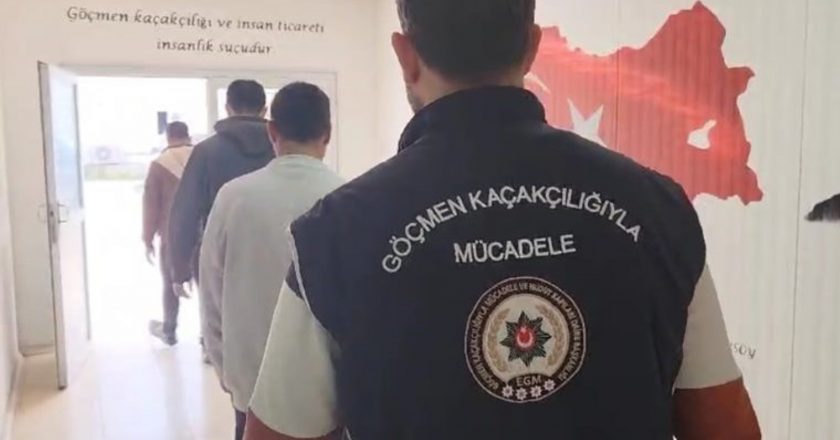 Marmaris açıklarında 24 kaçak göçmen kurtarıldı – Son Dakika Türkiye Haberleri