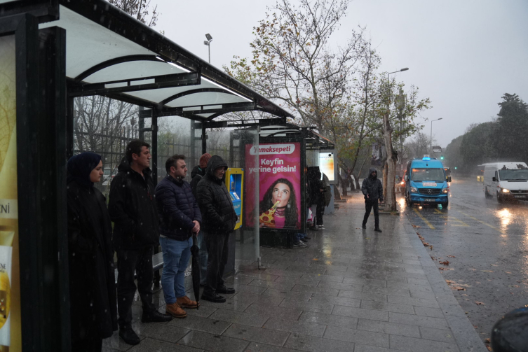 İstanbul'da fırtına ve sağanak etkili