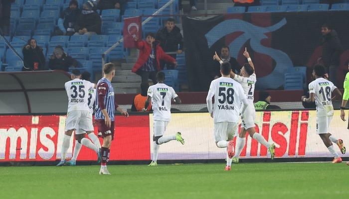 Kasımpaşalı futbolcular hep birlikte isyan etti! “Eğlenceli bir penaltı! İnanması zor”