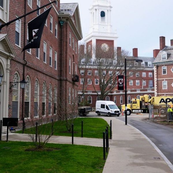 Harvard Üniversitesi, Trump yönetiminin 2,2 milyar dolarlık fon dondurma kararına karşı dava açtı