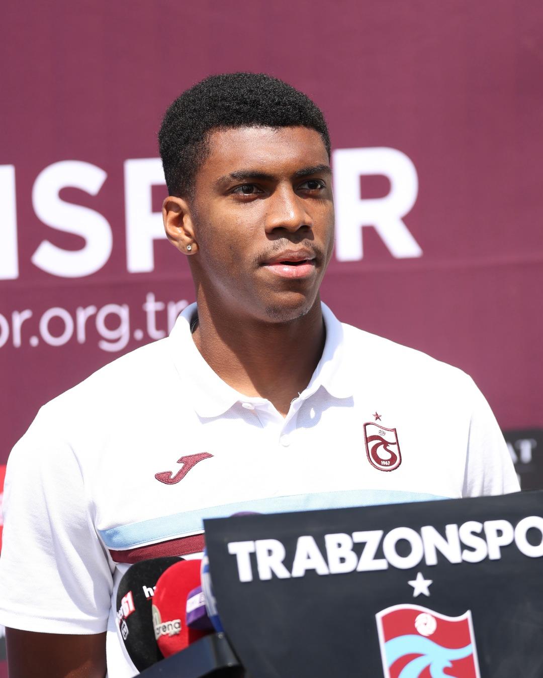 Trabzonspor ayrıca Felipe Augusto beyanları yaptı! Yaz örneği sosyal medyada gündemdeydi ... 2
