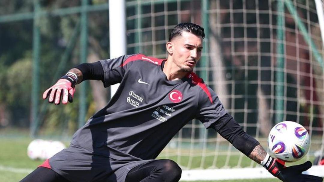 Galatasaray'ın kalecisi Uğurcan Çakır'ın Bulgaristan maçı öncesi sakatlığıyla ilgili açıklama! 2