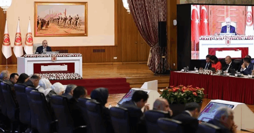 AK Parti, Terörsüz Türkiye Raporu Üzerine Toplantı Yaptı