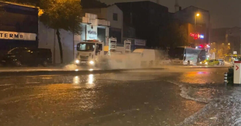 İstanbul’da Şiddetli Yağışlar Baş Gösterdi